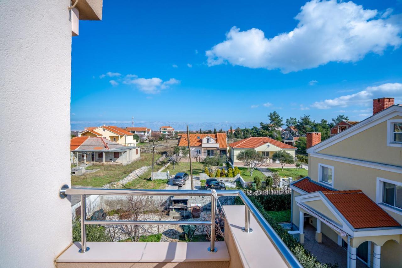 Apartments Valentin Привлака Экстерьер фото